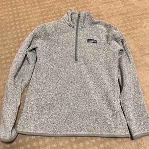 Patagonia quarter zip. Women’s size small in gray.